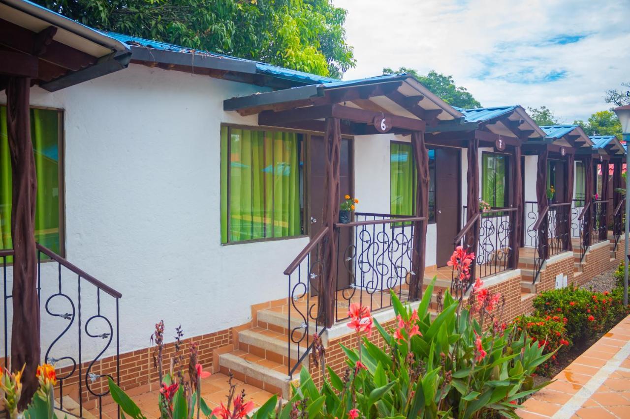 Cabanas El Saman Villavicencio Apiay Екстер'єр фото