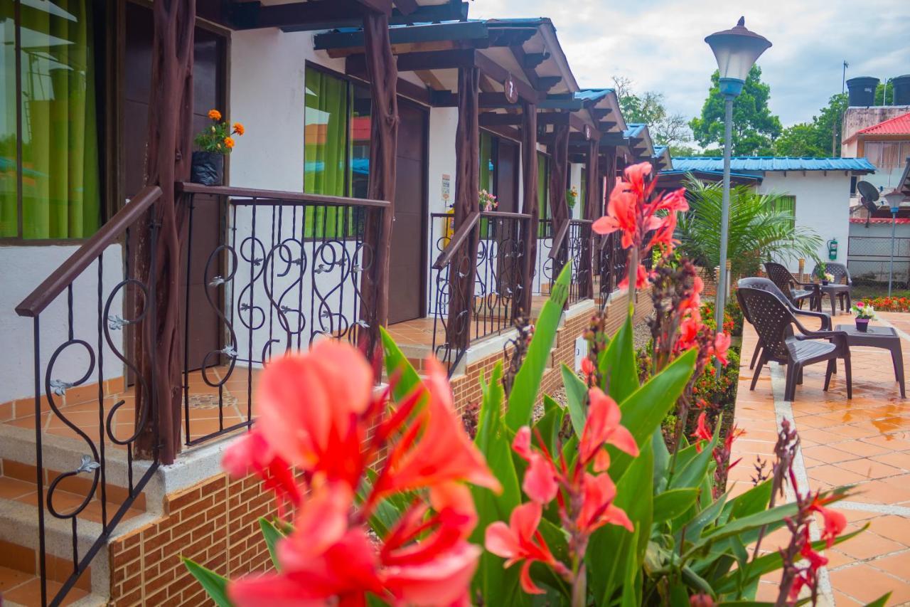 Cabanas El Saman Villavicencio Apiay Екстер'єр фото